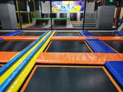-蹦贝运动中心·蹦床·攀岩·闯关(龙岗店)
