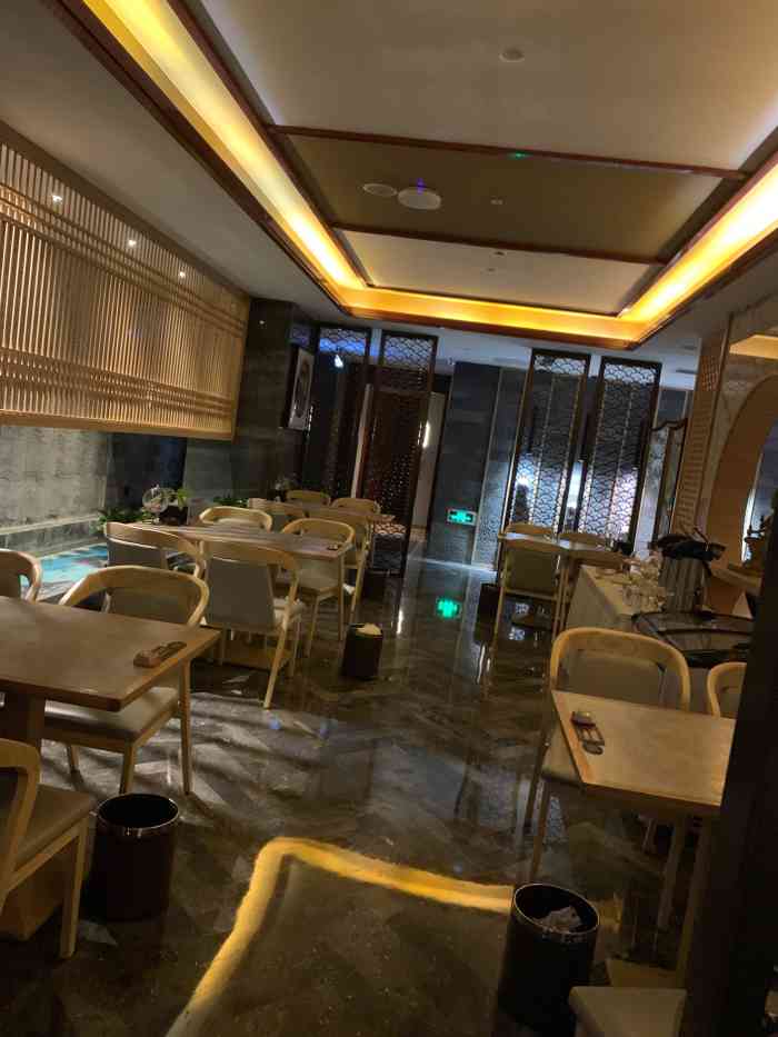 菩提会所(新区旗舰店)-"[薄荷]环境: 在一个市场里电梯不能直达.