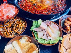 -四小区火锅·巷子里的重庆火锅(花照壁店)