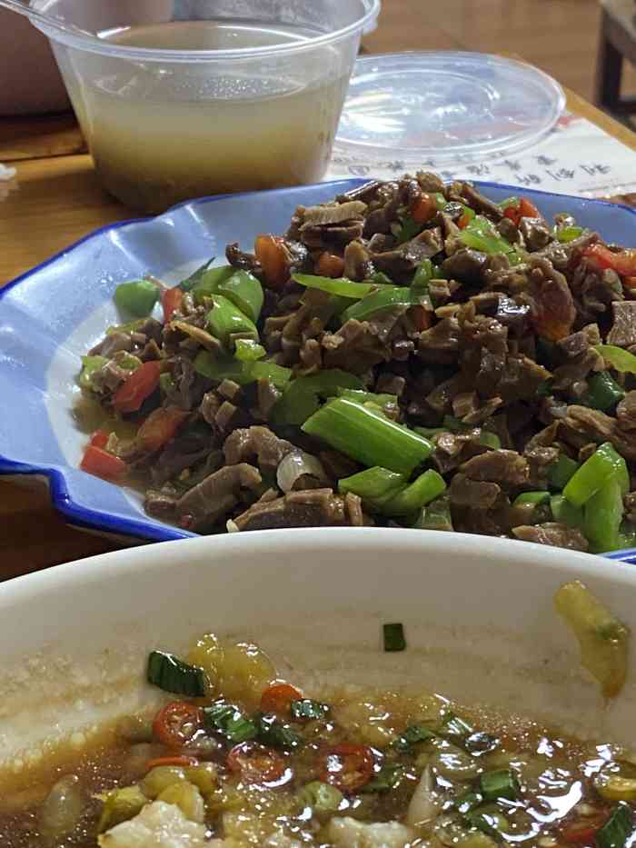 吴记私房菜馆-"工作日偶尔会和同事来这家店吃炒菜 他家菜.