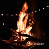 趣玩┃夜幕下的露营真香！手机直出照片真香！