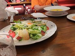 罗马凯撒沙拉-1886德国汽车餐厅(外滩中央店)