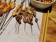 牛小串-一顿烧烤(八经街店)