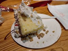 -红宝石·鲜奶小方·海派西点房(莘庄龙之梦店)