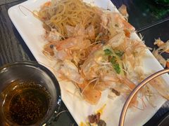 扒虾小能手-楼外楼大刀肉传统火锅居(幸福街店)