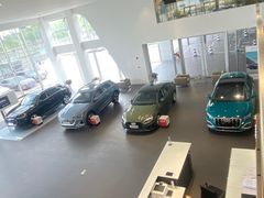 -上海冠松华奥奥迪4S店(张江店)