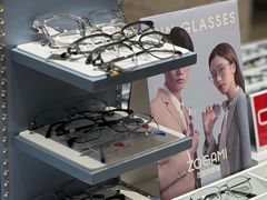 -美式眼镜·授权蔡司.依视路.尼康.豪雅.明月(南翔印象城店)