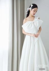 -Lady  Jane高端婚纱礼服馆