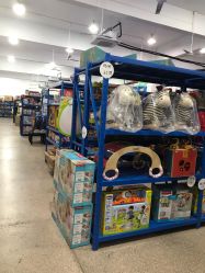 -逝水玩具折扣店