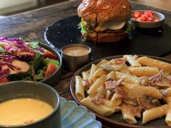 -HIGH FIVE哈福手工汉堡(桂林路店)