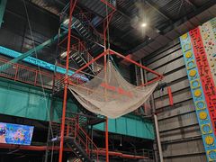 -极限PLAY运动娱乐新世界·团建派对表演休闲馆·室内高空游乐园