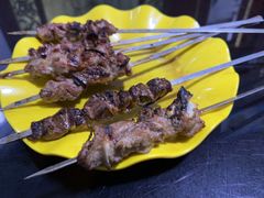-烤肉小伙烤肉店