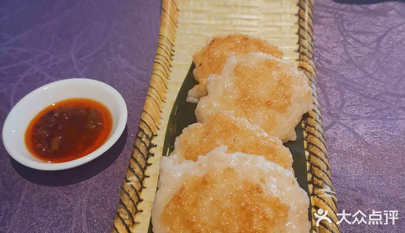 暖胃粥必点好像是墨鱼饼