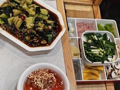 -鲁员外地锅鸡地锅鱼(古墩路店)