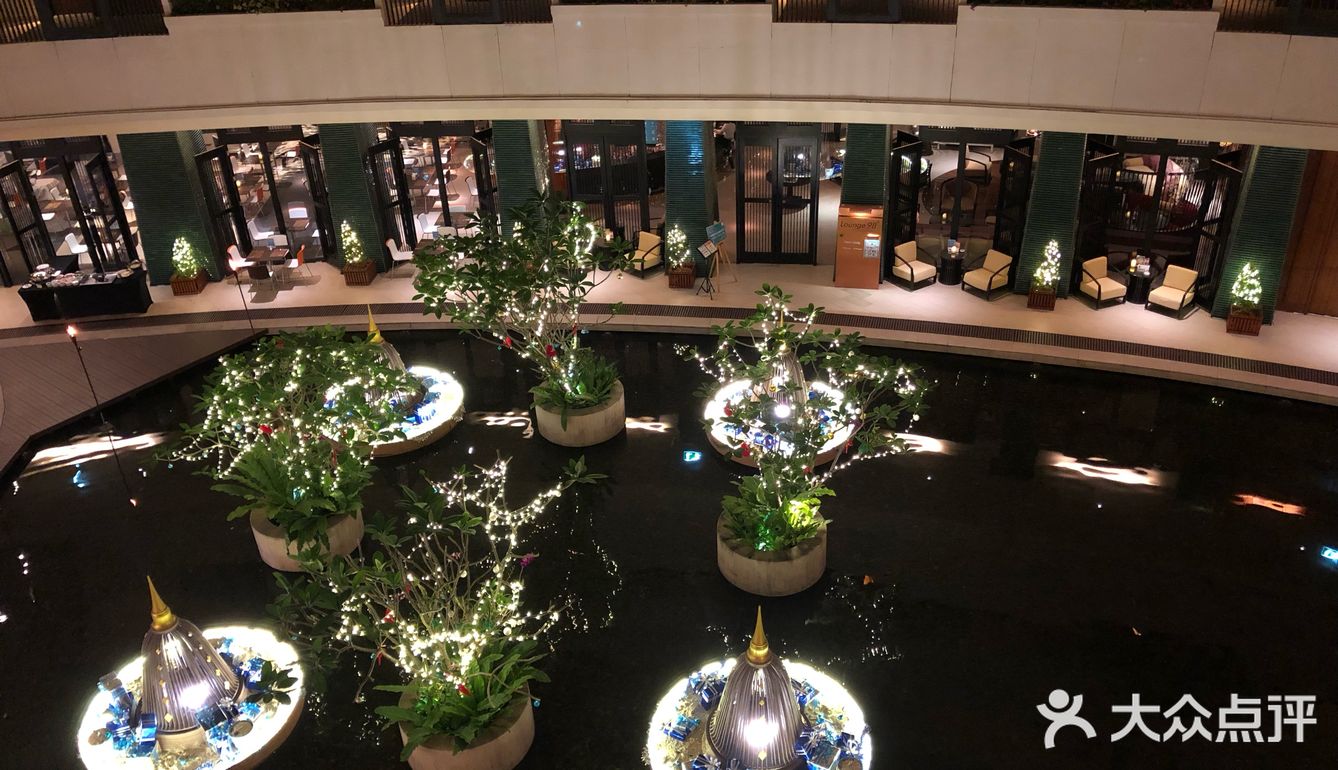 四楼还有游泳池，可以上去游泳