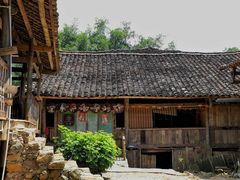 -高荡千年布依古寨旅游景区