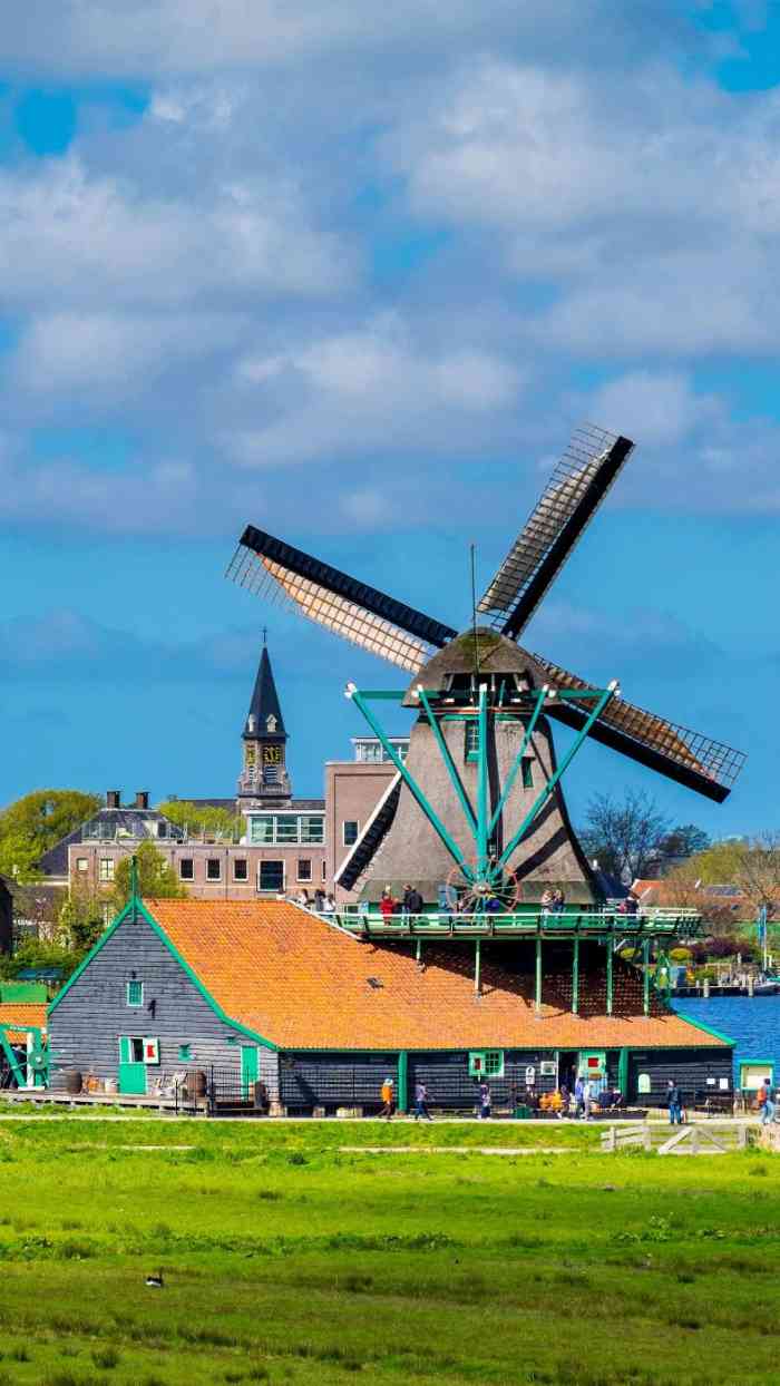 打分 这家店铺就在火车站附近,离我单位也近,价格