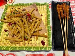 -肥肥虾庄·金牌油焖大虾(汉街SKP店)