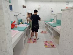 -龙格亲子游泳俱乐部(泊富中心)
