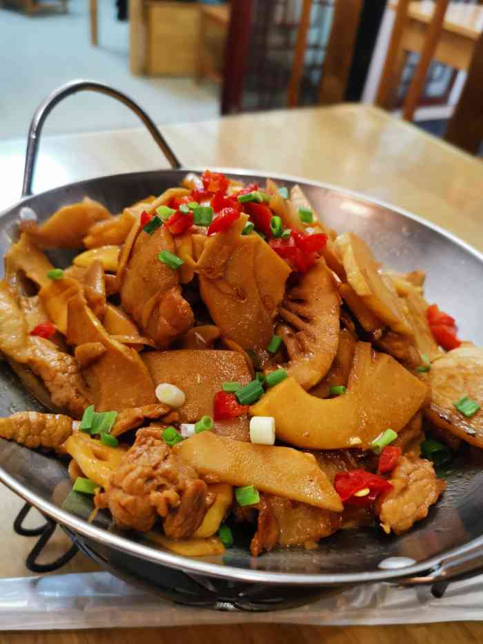 小蒋土菜馆·妈妈的味道-"很不错的体验,当地特色菜,老板服务也很热.