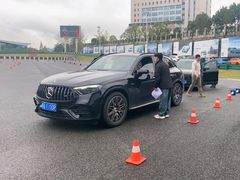 -贵州贵星奔驰4S店(观山湖店)