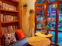 -月亮眼花园餐厅书吧酒吧