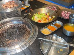 -韩烧牛中牛·甄选黑牛烤肉(黑金店)