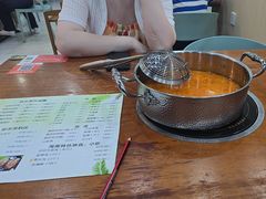 -老何家后安粉·糟粕醋海鲜火锅(三亚湾椰梦长廊店)