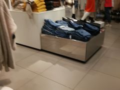 -H&M(鹏欣水游城店)