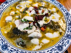 酸菜鱼-宏利土菜馆(马山店)