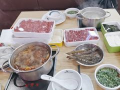 -杨老板·海鲜集市火锅·鲜切牛肉(中防万宝店)