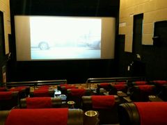 -武汉华夏国际影城(鲁广店)