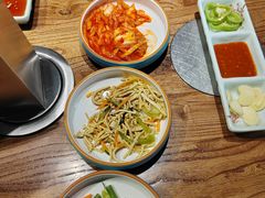 -明洞阿姨·韩式酱蟹烤肉·创意料理(三元桥店)