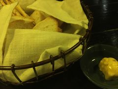 餐前面包-C&R西班牙餐厅
