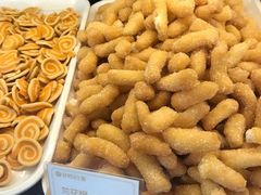 兰花根-昆明冠生园·蛋糕·面包(南强街店)