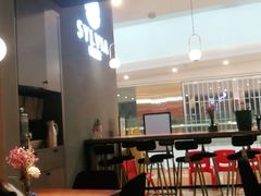 -POKEE VIA&Brunch·维娅(重庆来福士店)