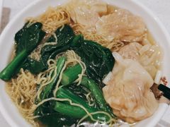 鲜虾云吞面-香港新发烧腊茶餐厅(水围店)