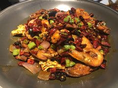 干锅中翅拼虾-有红鸡毛店·川菜(建设路店)