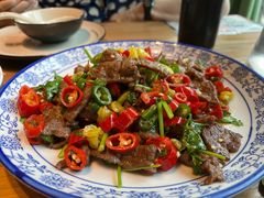 小炒黄牛肉-临界音乐酒馆·小龙虾·江湖菜(华熙LIVE·鱼洞店)