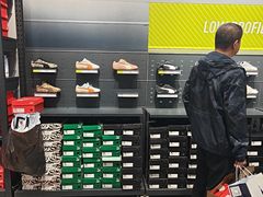 -PUMA品牌自营折扣店(苏州比斯特购物村店)