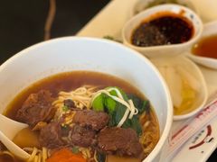 牛肉面-两岸咖啡(平湖店)