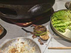 -围炉肉舍•炭烤活鳗•丹东海鲜烤肉(步行街店)