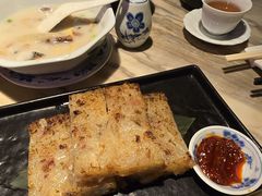 腊味煎萝卜糕-广州花园酒店荔湾亭·地道点心·粤式饮茶