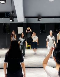 点击看大图 -CASTER跳舞俱乐部