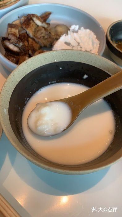胡麻(静安嘉里店)奶白酒图片
