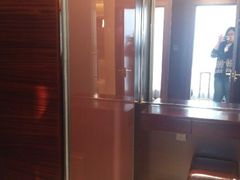 衣橱-深圳福青龙华天假日酒店