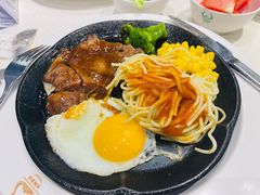-汤姆家的牛排意面披萨(新城市广场店)