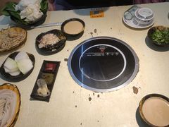 -洞庭洲·防空洞火锅·烧烤·铜锅涮肉(新百广场店)