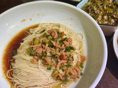 开洋葱油拌面-裕兴记•蟹黄面馆(人民广场店)