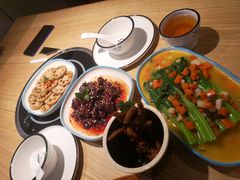 -山城外·非遗酸菜鱼(新都汇融店)
